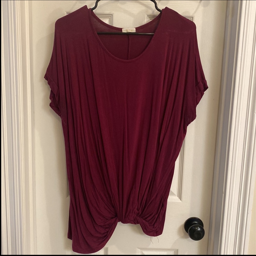 Maroon short-T